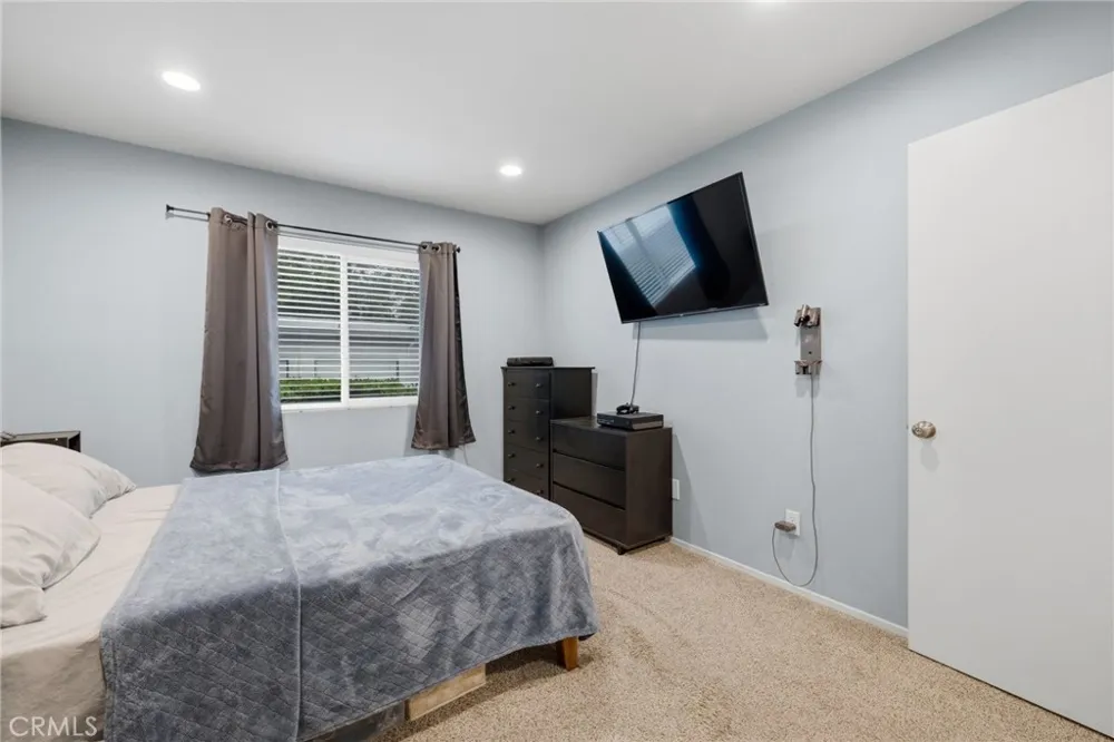 1346 E Hillcrest #40 Thousand Oaks, CA 91362