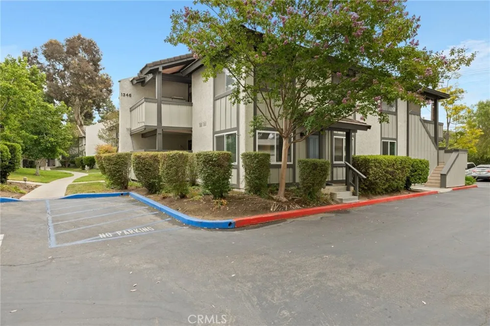 1346 E Hillcrest #40 Thousand Oaks, CA 91362