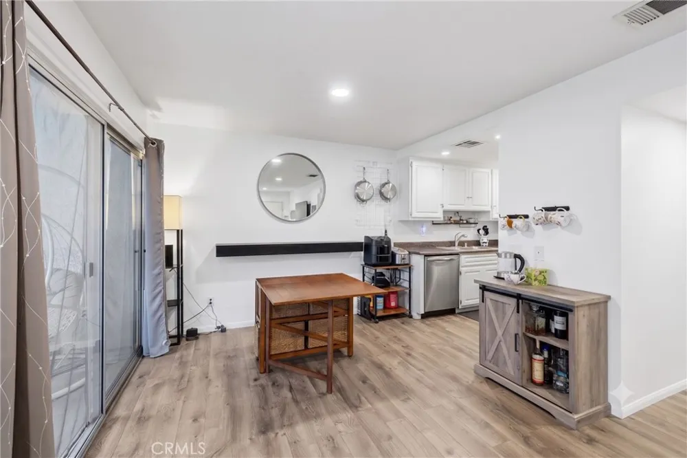 1346 E Hillcrest #40 Thousand Oaks, CA 91362