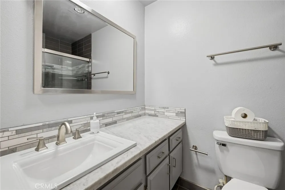 1346 E Hillcrest #40 Thousand Oaks, CA 91362