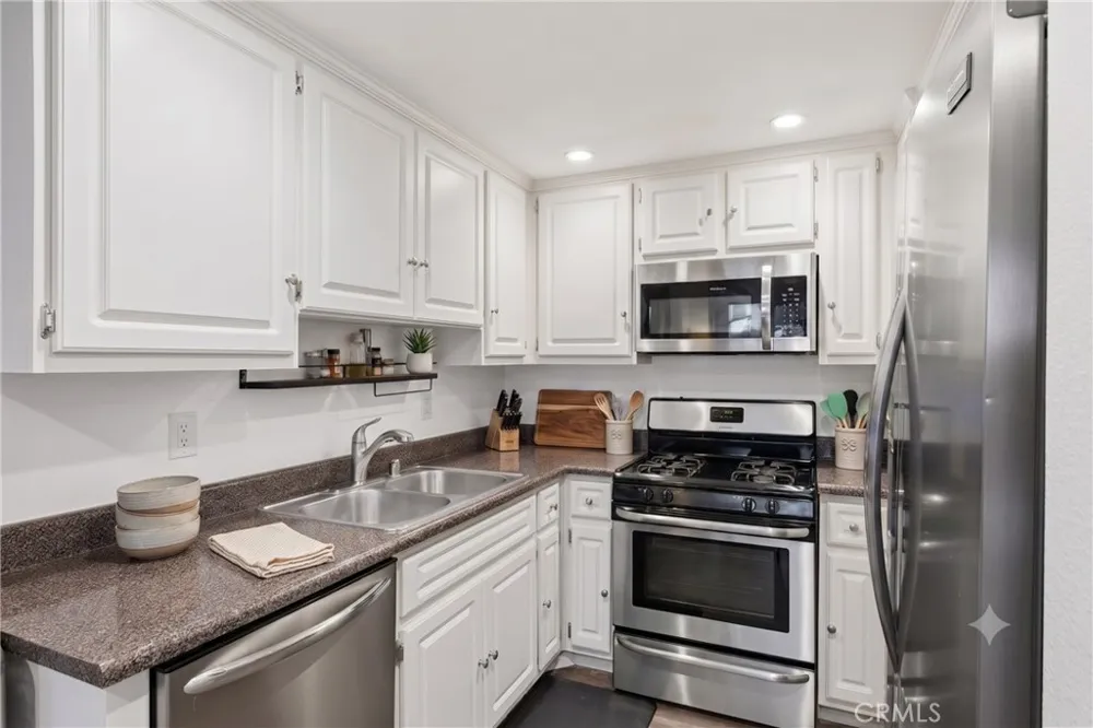 1346 E Hillcrest #40 Thousand Oaks, CA 91362