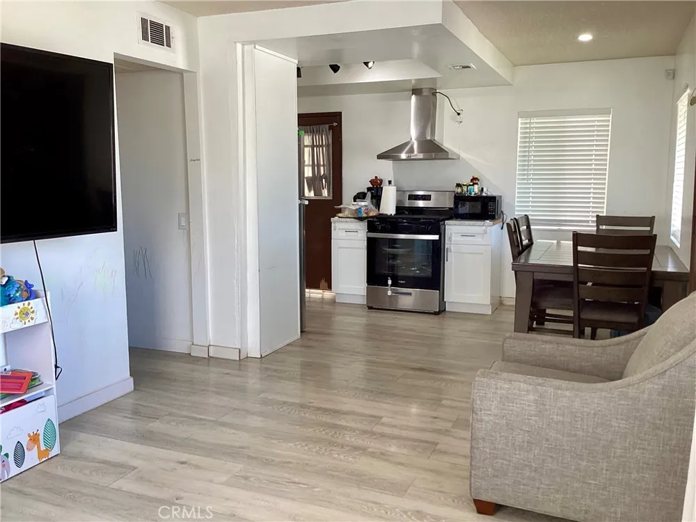 13329 Herron Street Sylmar, CA 91342