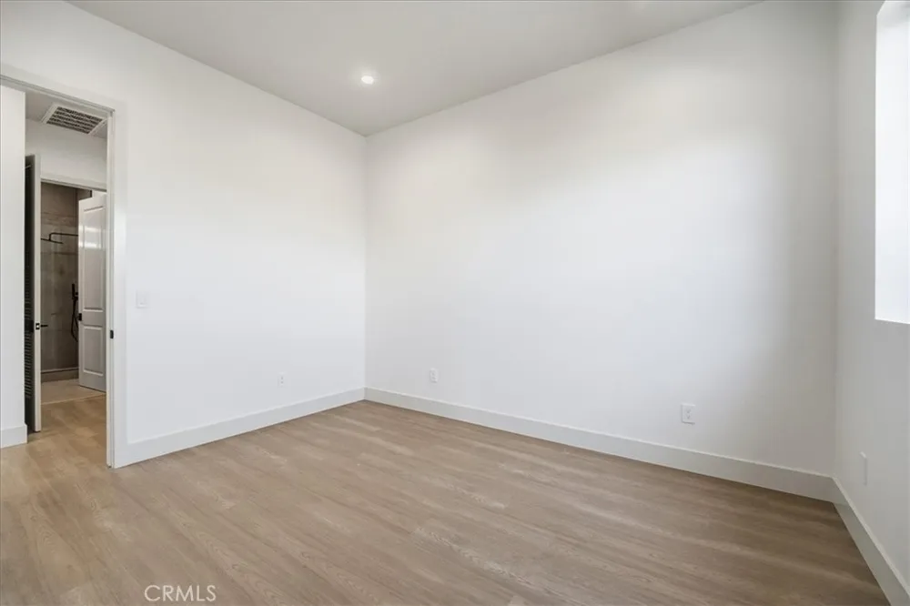 14902 Hubbard Sylmar, CA 91342