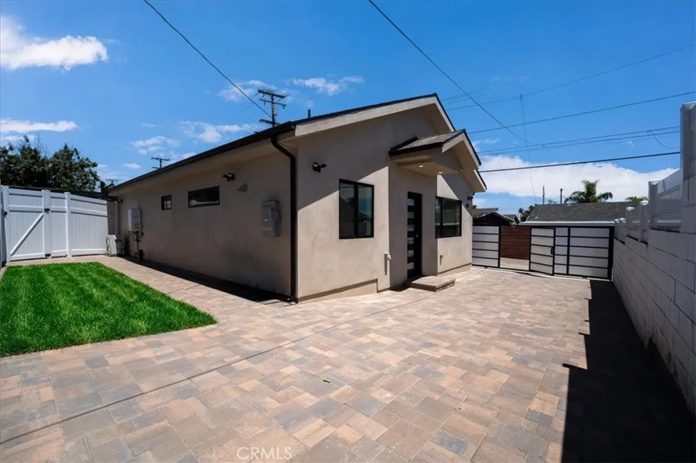 14902 Hubbard Sylmar, CA 91342