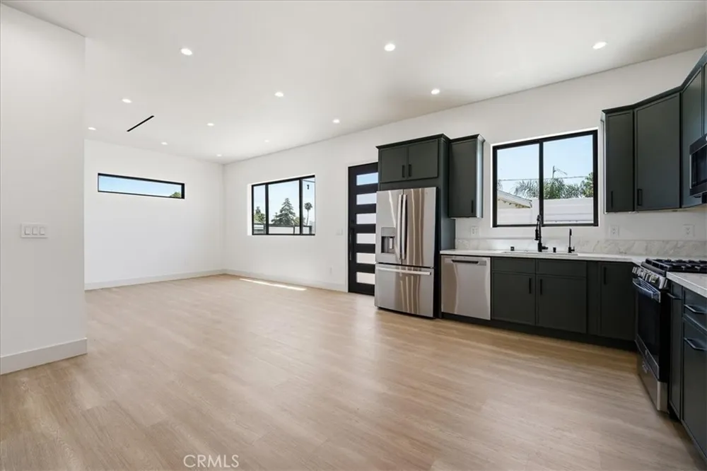 14902 Hubbard Sylmar, CA 91342