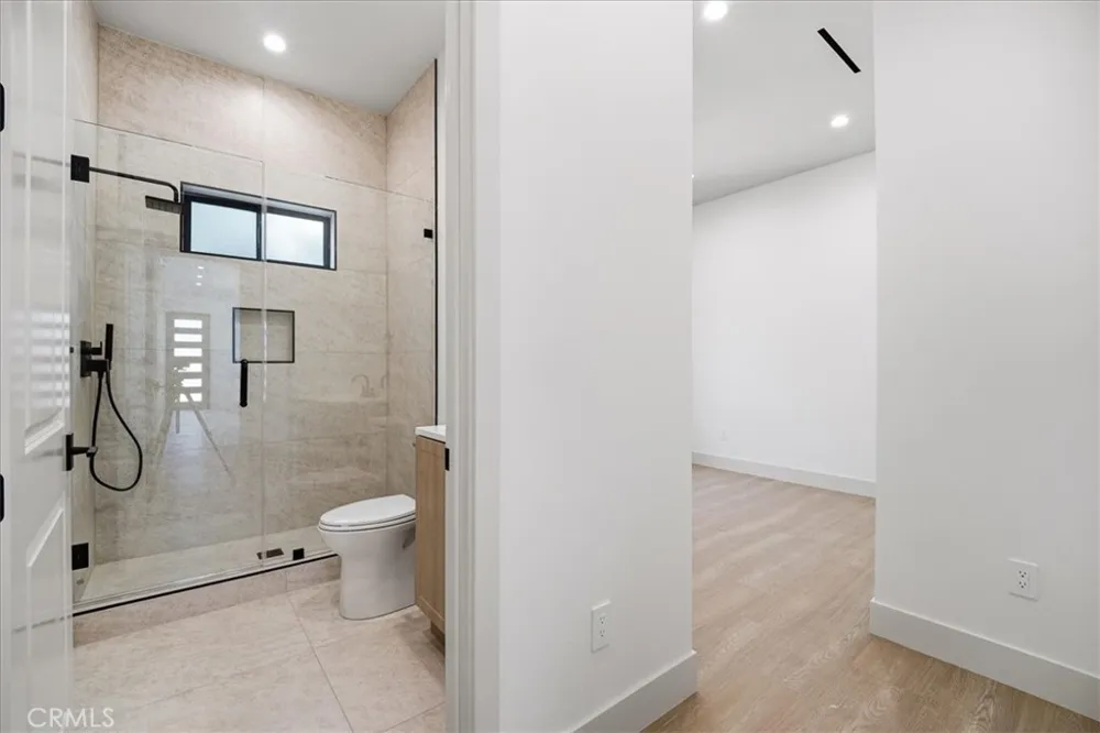 14902 Hubbard Sylmar, CA 91342