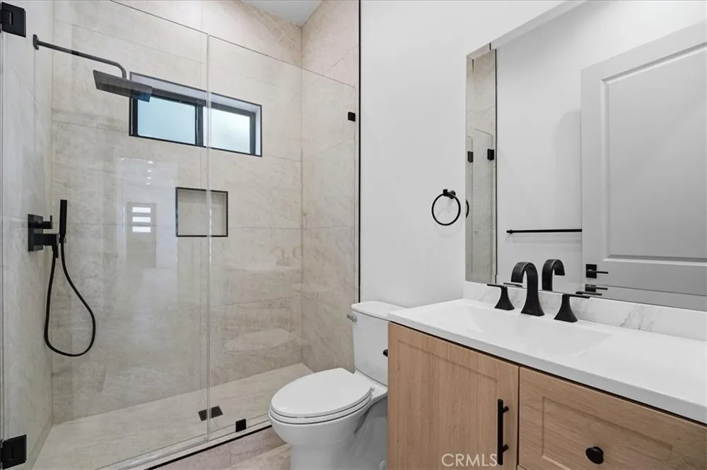 14902 Hubbard Sylmar, CA 91342