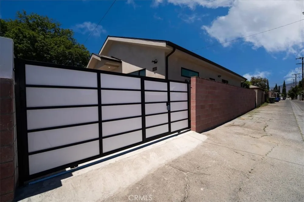 14902 Hubbard Sylmar, CA 91342