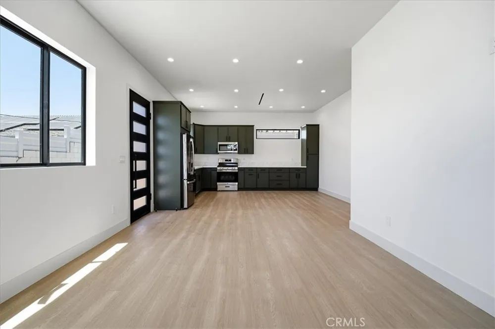 14902 Hubbard Sylmar, CA 91342