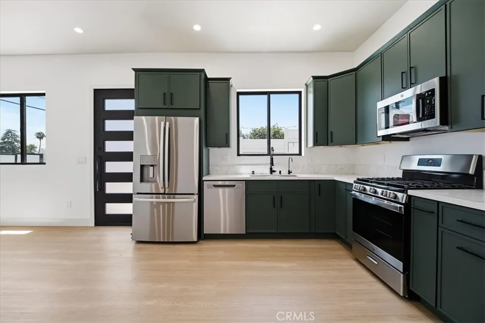 14902 Hubbard Sylmar, CA 91342