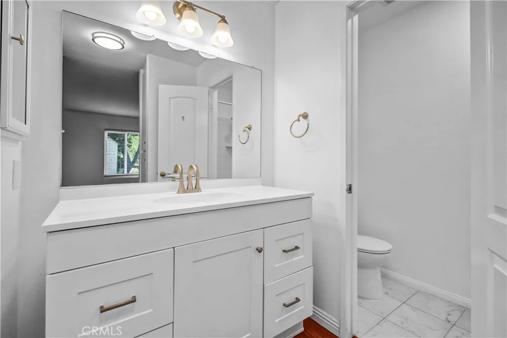 5700 Etiwanda Avenue #282 Tarzana, CA 91356