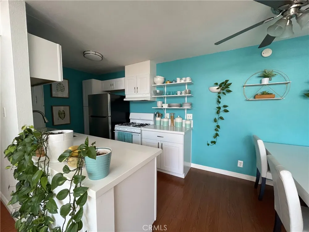 5700 Etiwanda Avenue #282 Tarzana, CA 91356