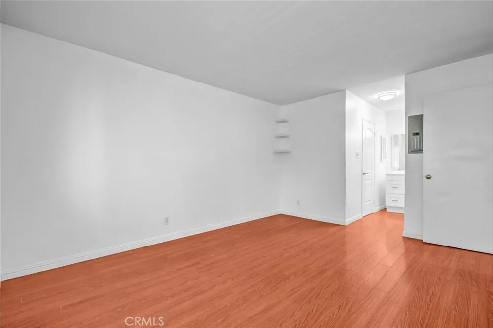5700 Etiwanda Avenue #282 Tarzana, CA 91356