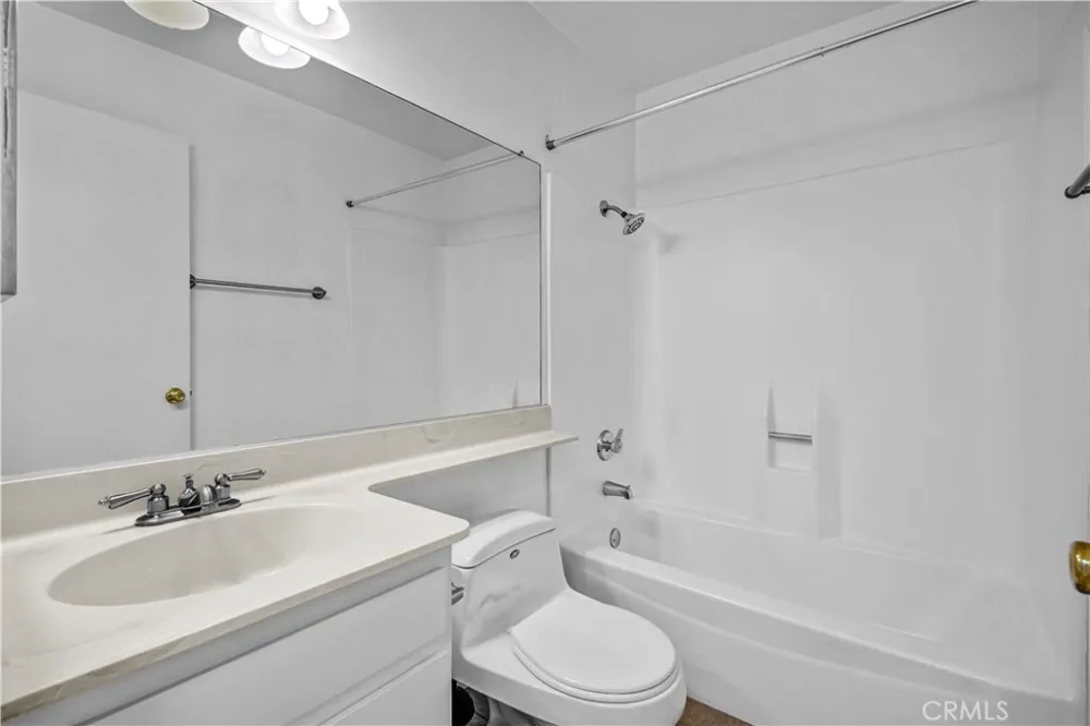 5700 Etiwanda Avenue #282 Tarzana, CA 91356