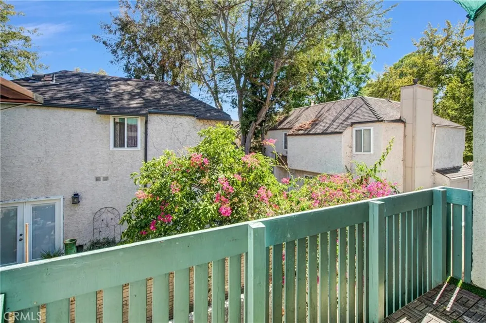 5700 Etiwanda Avenue #282 Tarzana, CA 91356