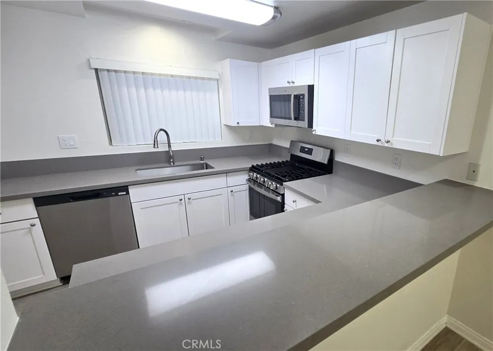 7551 Jordan Avenue #104 Canoga Park, CA 91303