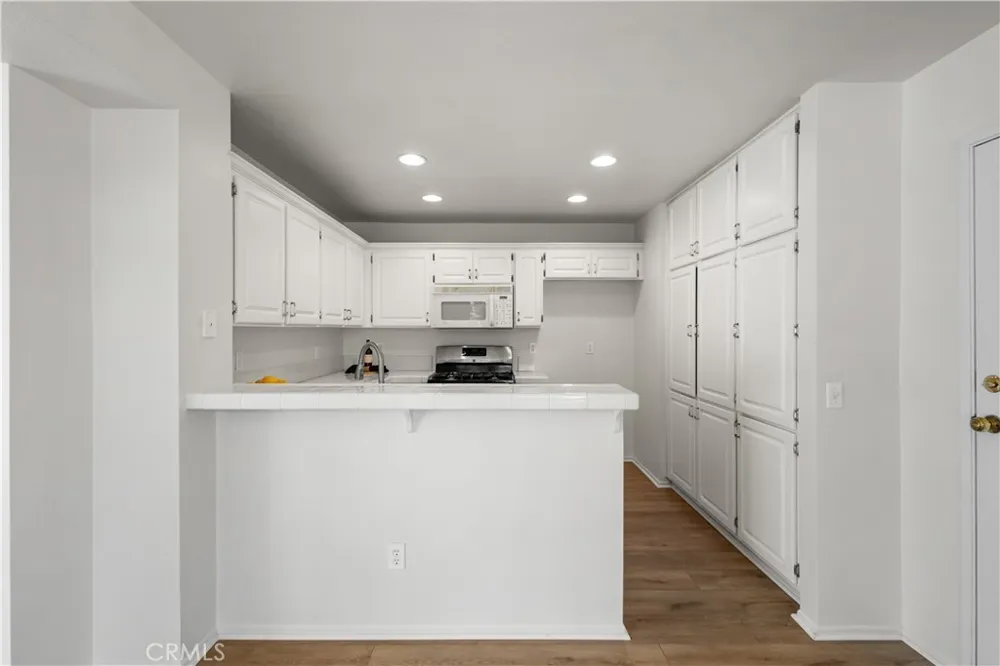 26127 Mcbean Parkway #35 Valencia, CA 91355
