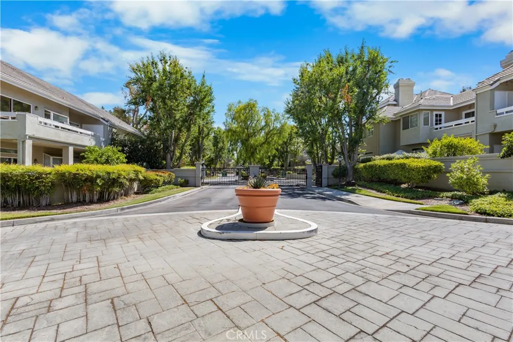 26127 Mcbean Parkway #35 Valencia, CA 91355