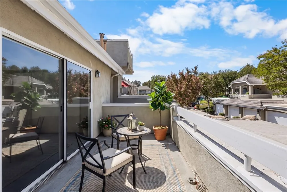 26127 Mcbean Parkway #35 Valencia, CA 91355
