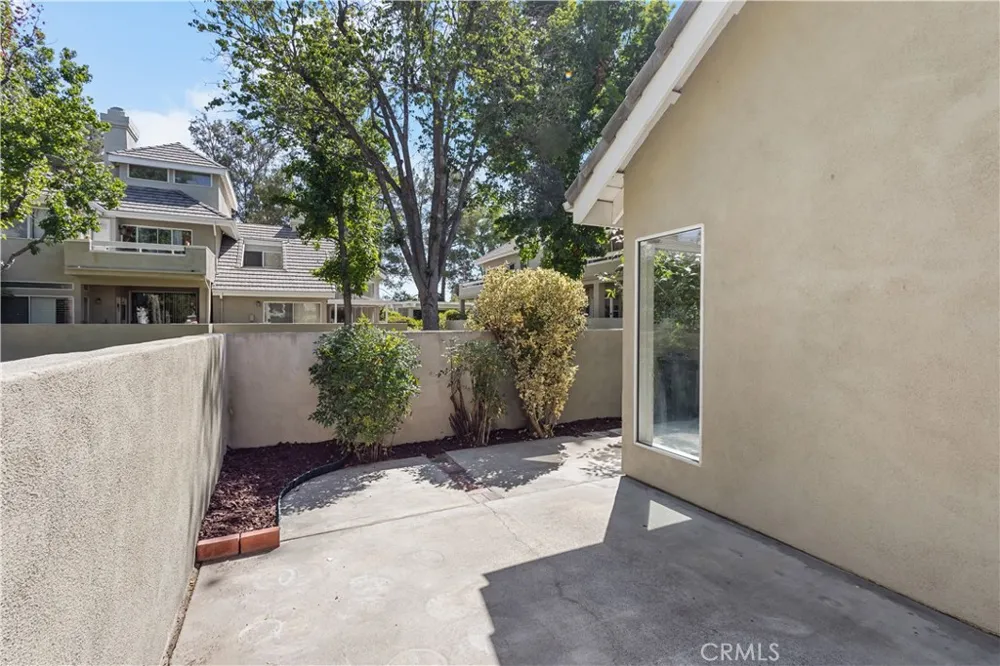 26127 Mcbean Parkway #35 Valencia, CA 91355