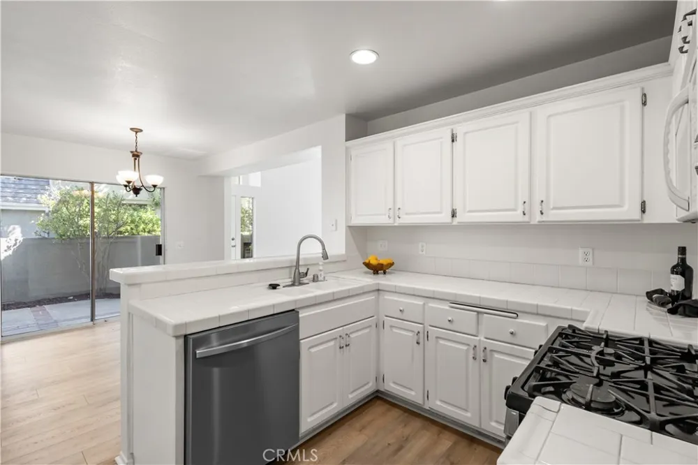 26127 Mcbean Parkway #35 Valencia, CA 91355