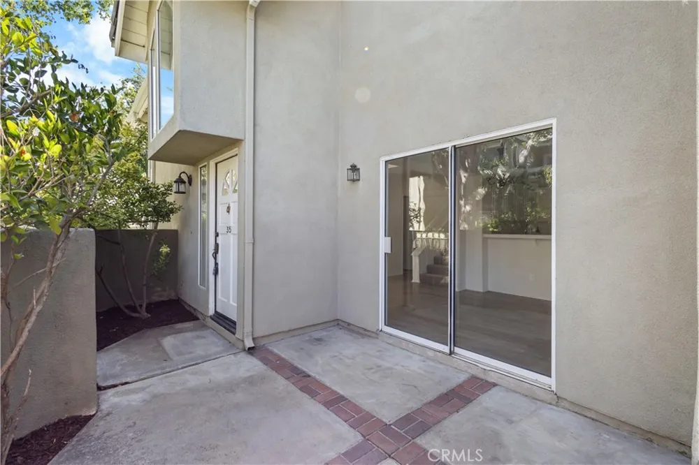 26127 Mcbean Parkway #35 Valencia, CA 91355
