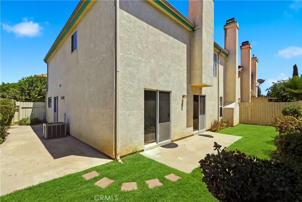 9245 Woodman #11 Arleta, CA 91331