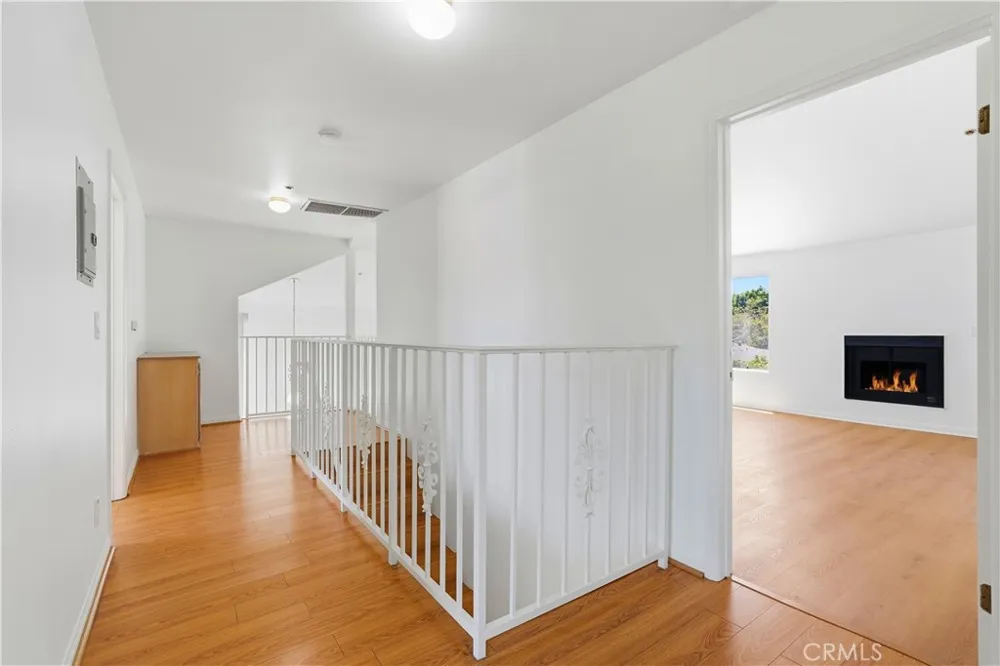 9245 Woodman #11 Arleta, CA 91331