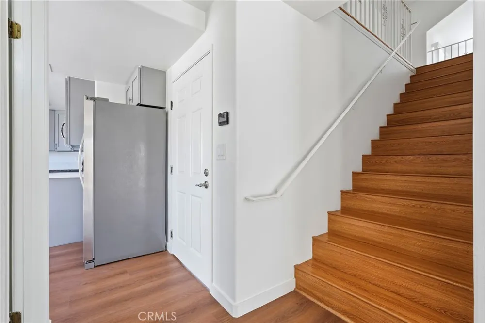 9245 Woodman #11 Arleta, CA 91331