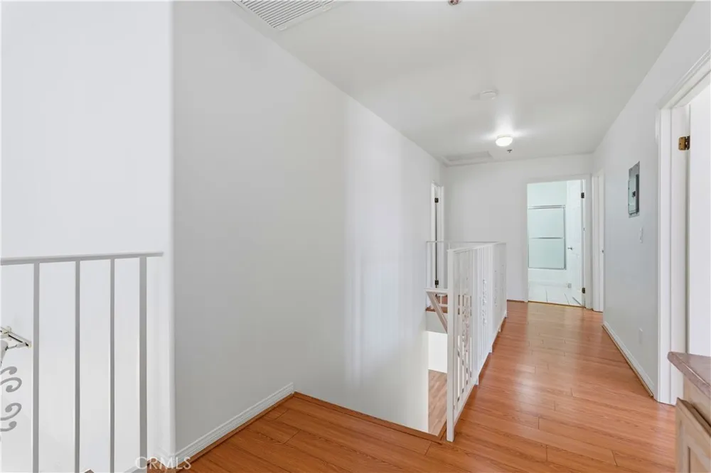 9245 Woodman #11 Arleta, CA 91331