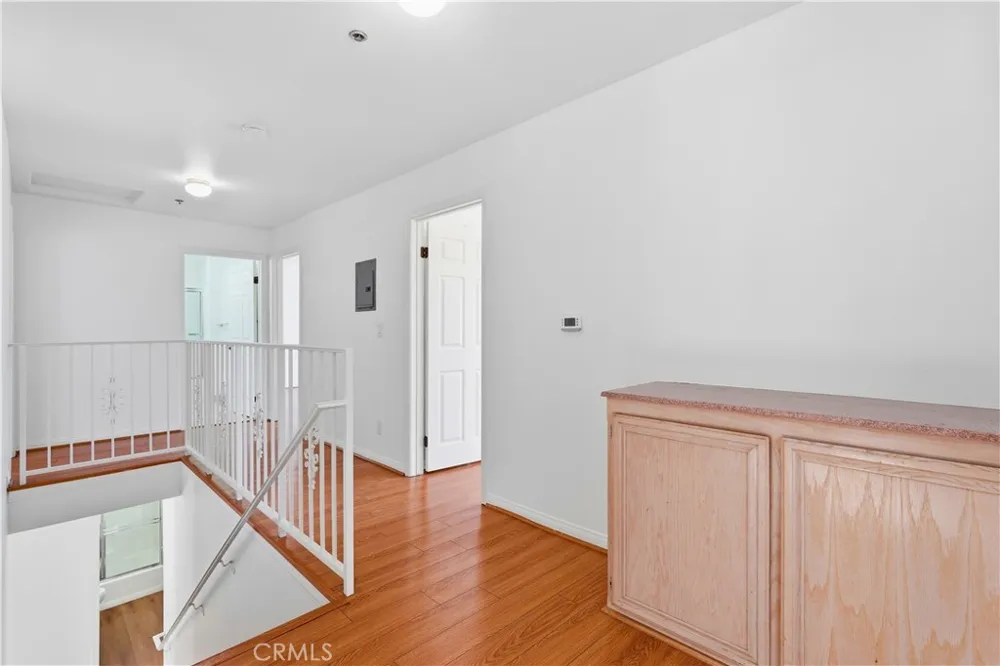 9245 Woodman #11 Arleta, CA 91331