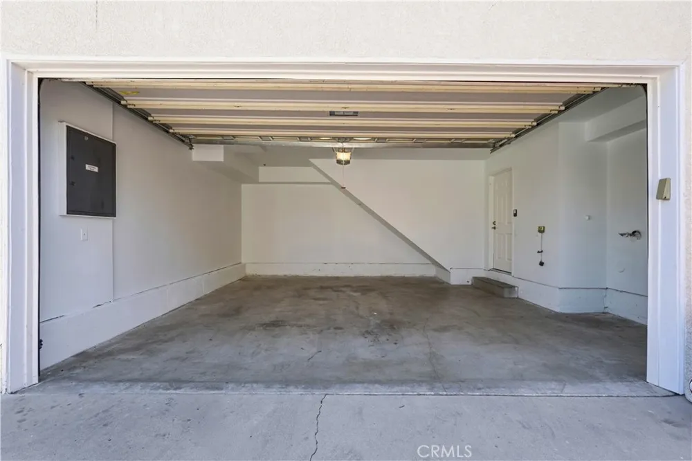 9245 Woodman #11 Arleta, CA 91331