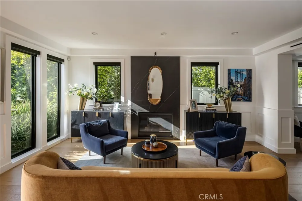 4637 Morella Avenue Valley Village, CA 91607