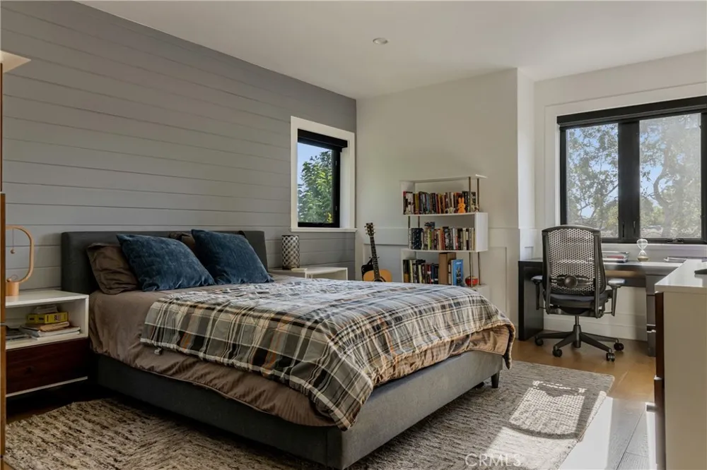 4637 Morella Avenue Valley Village, CA 91607