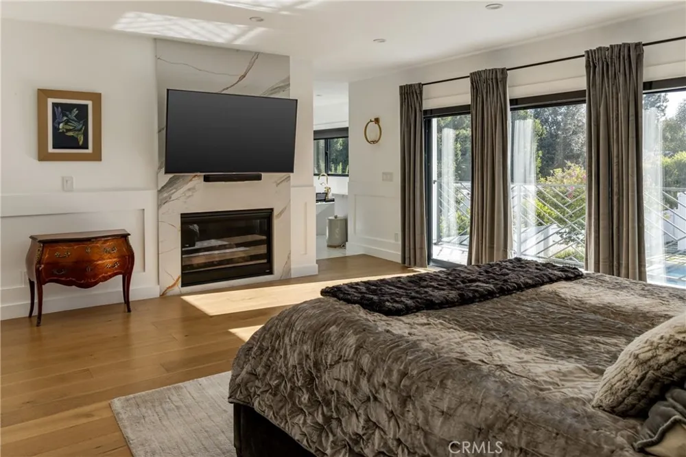 4637 Morella Avenue Valley Village, CA 91607