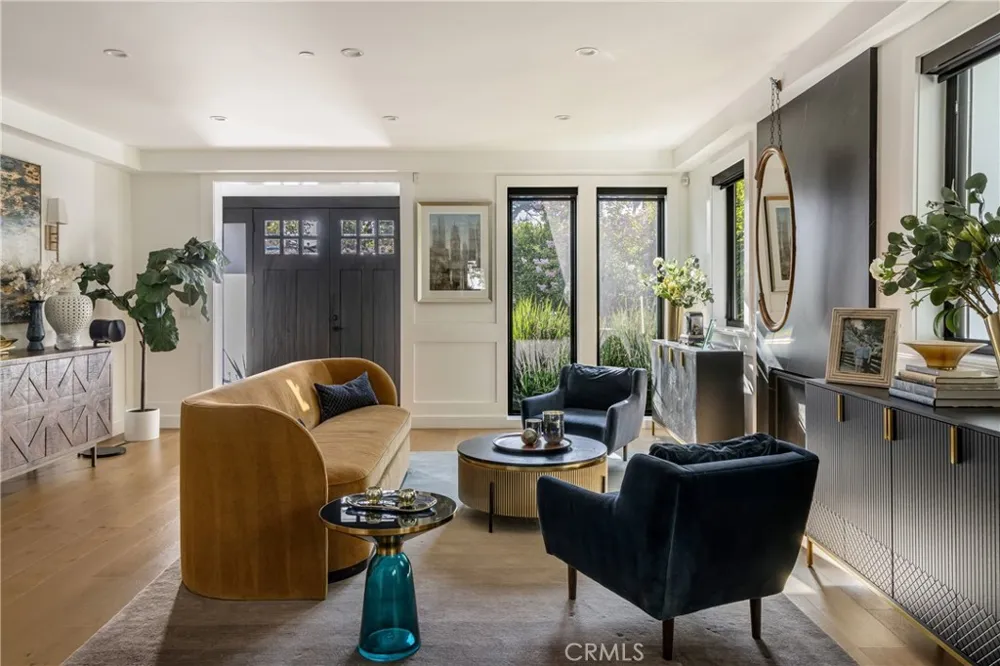 4637 Morella Avenue Valley Village, CA 91607