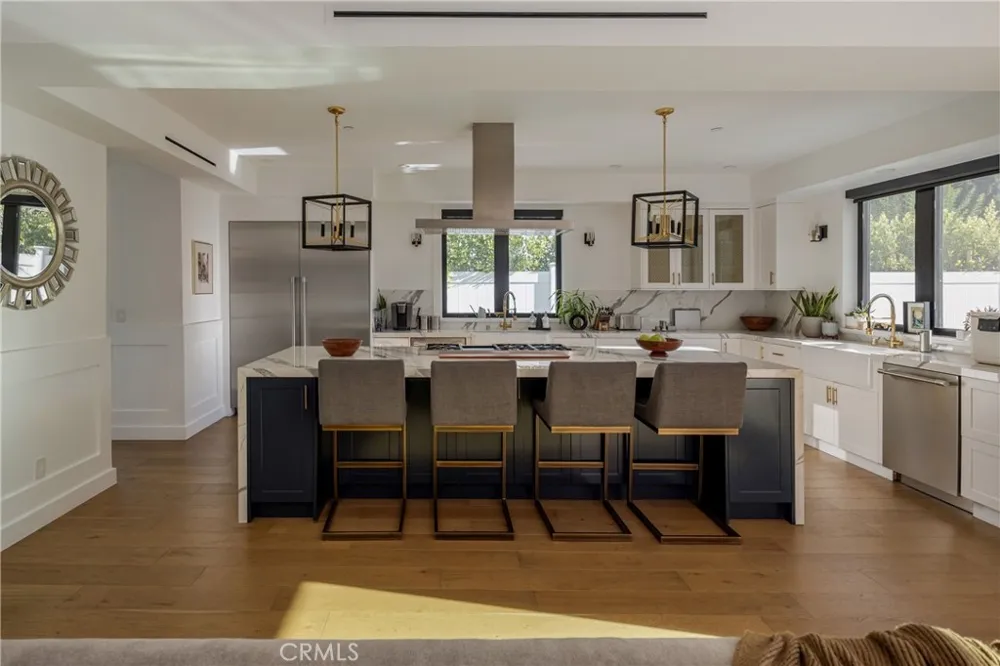 4637 Morella Avenue Valley Village, CA 91607