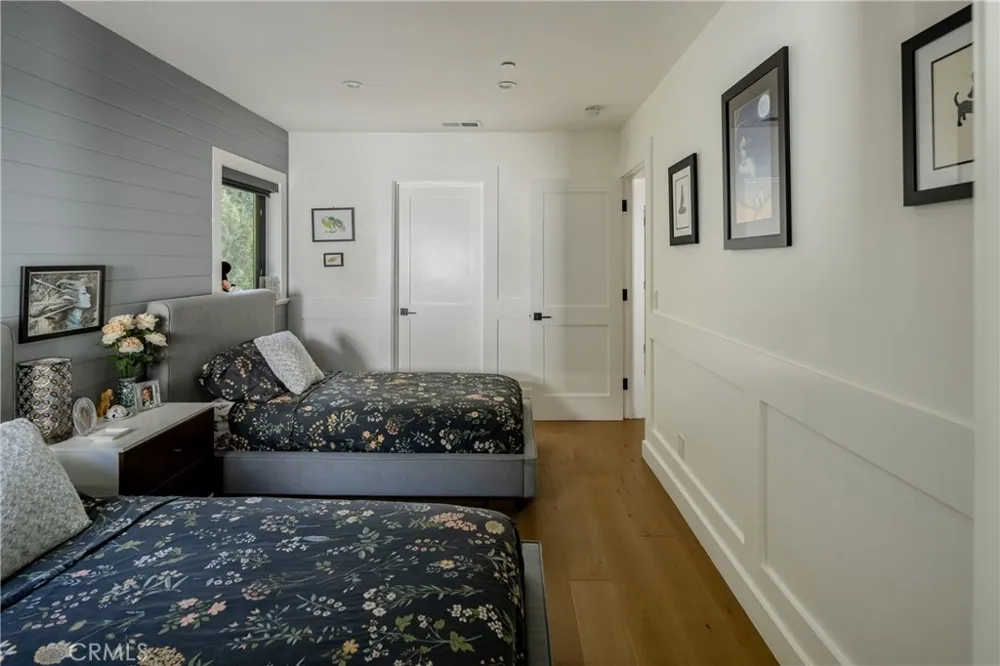 4637 Morella Avenue Valley Village, CA 91607