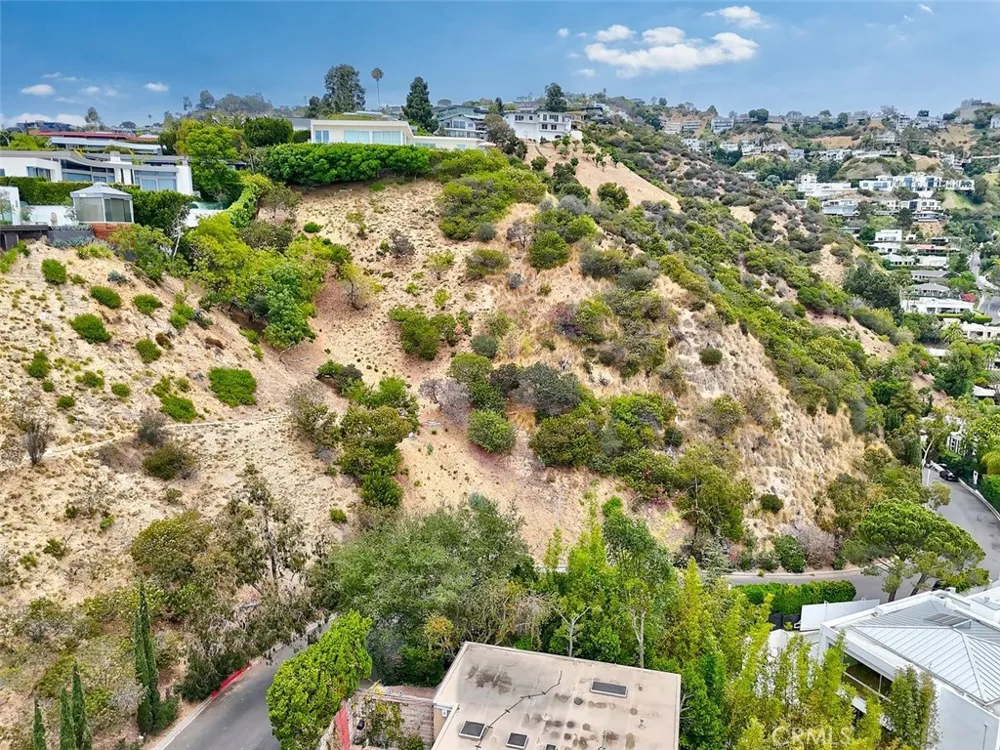 8875 THRASHER AVENUE West Hollywood, CA 90069