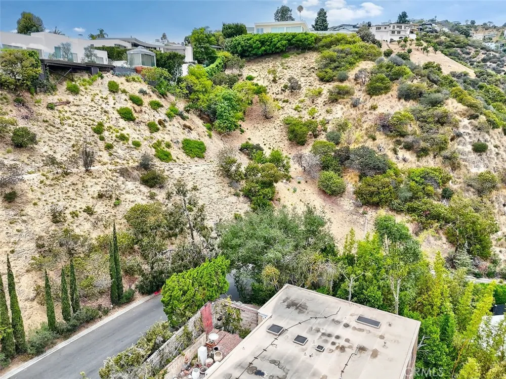 8875 THRASHER AVENUE West Hollywood, CA 90069