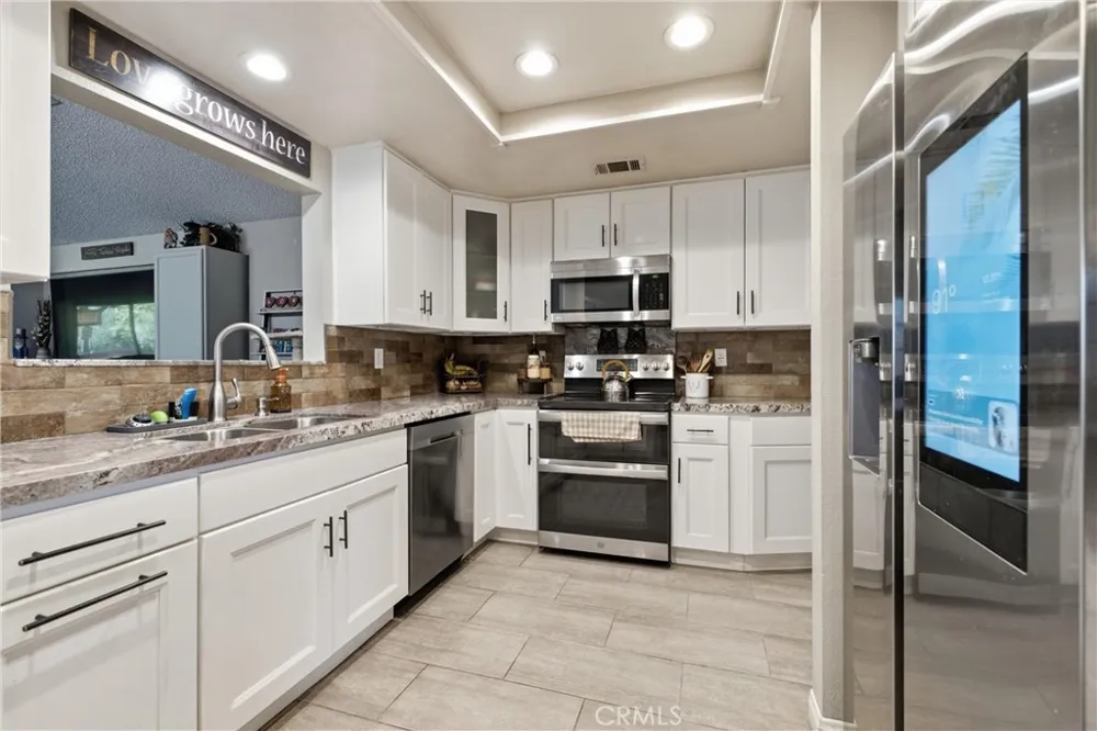 44237 Fine Street Lancaster, CA 93536