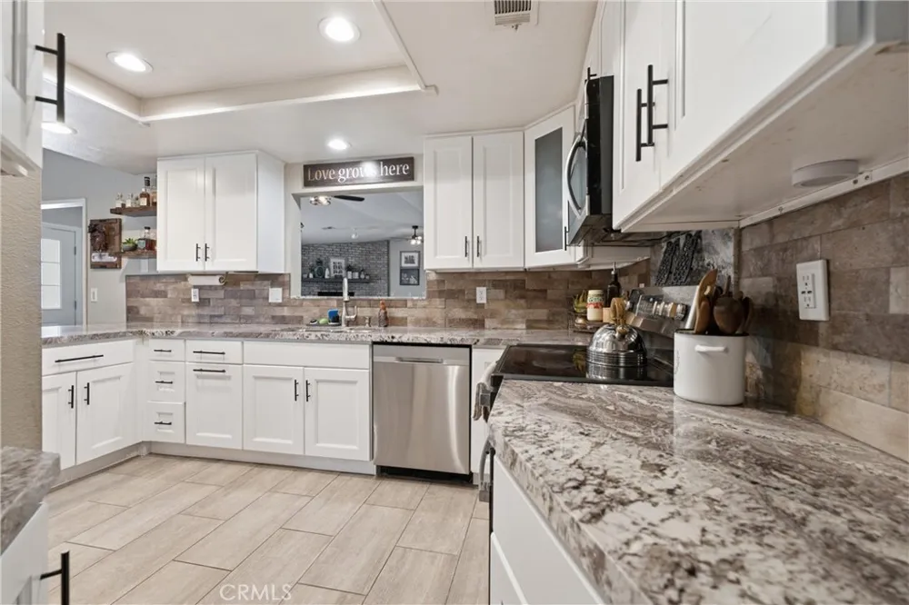 44237 Fine Street Lancaster, CA 93536