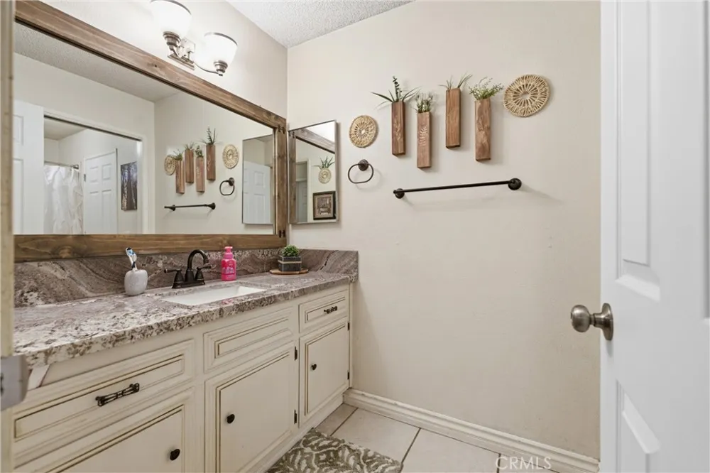 44237 Fine Street Lancaster, CA 93536
