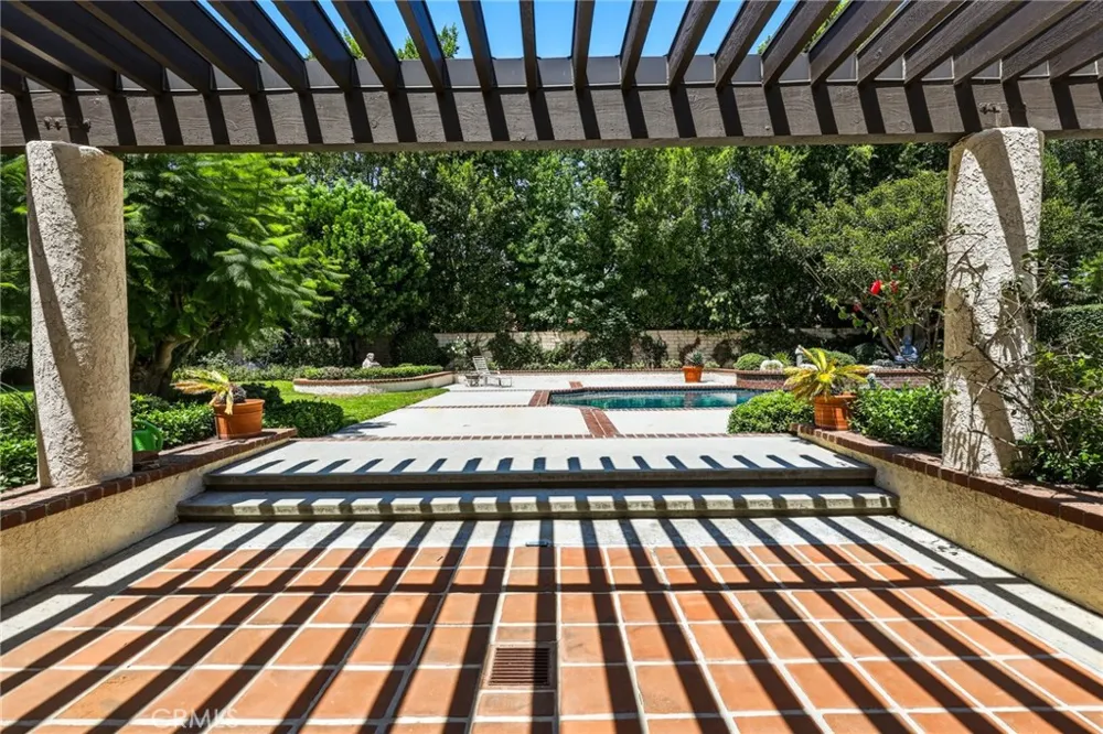 22231 Romar Street Chatsworth, CA 91311