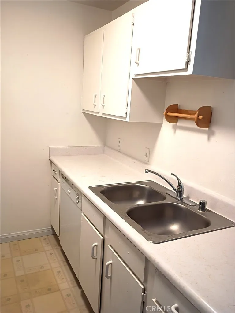 20234 Cantara #214 Winnetka, CA 91306