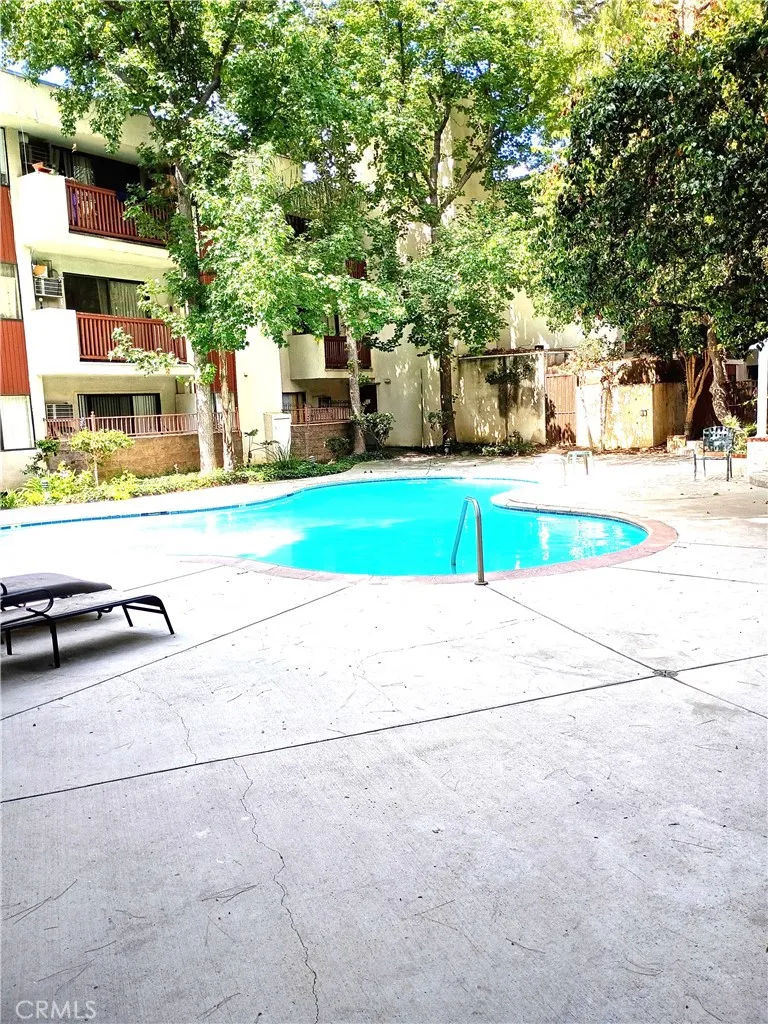 20234 Cantara #214 Winnetka, CA 91306