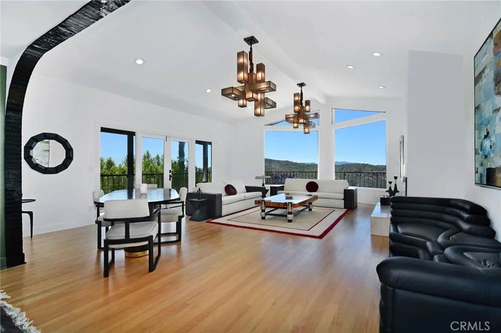 130 Dapplegray Road Bell Canyon, CA 91307