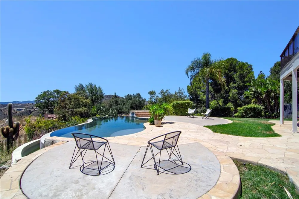 130 Dapplegray Road Bell Canyon, CA 91307