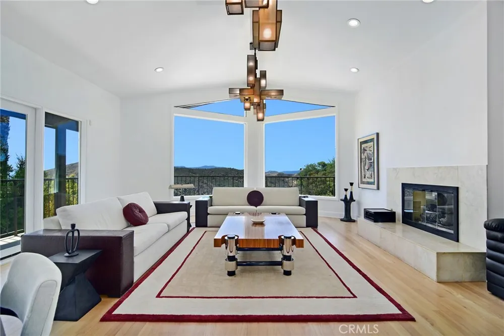 130 Dapplegray Road Bell Canyon, CA 91307