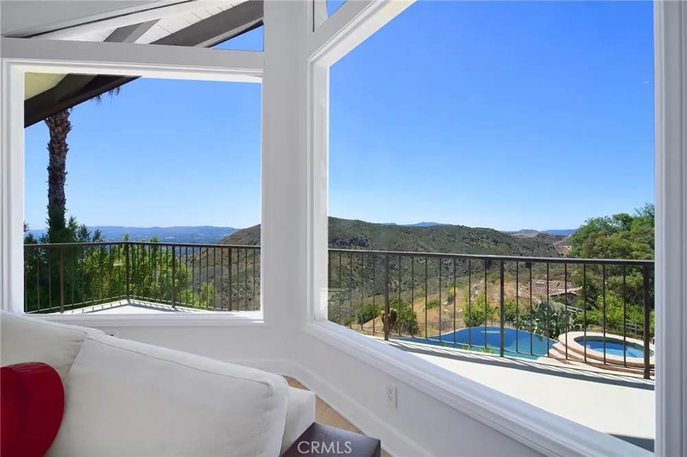 130 Dapplegray Road Bell Canyon, CA 91307